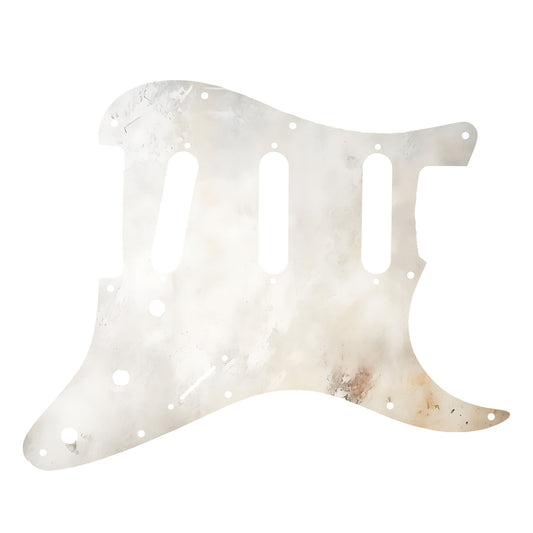 Egyedi Fender Stratocaster gitár koptató matt fehér felülettel, finom rozsda- és kopásnyomokkal a vintage hatásért