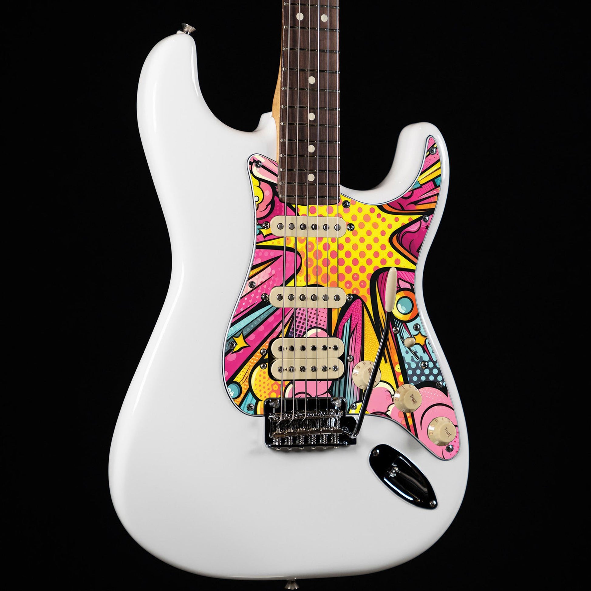 Egyedi Fender Stratocaster gitár koptató képregény stílusú robbanásszerű grafikával, élénk színekkel és modern vonalvezetéssel