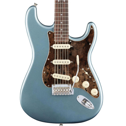 Egyedi Fender Stratocaster gitár koptató sötét, repedezett textúrával, barnás-vöröses tónusokkal és égett hatású mintázattal