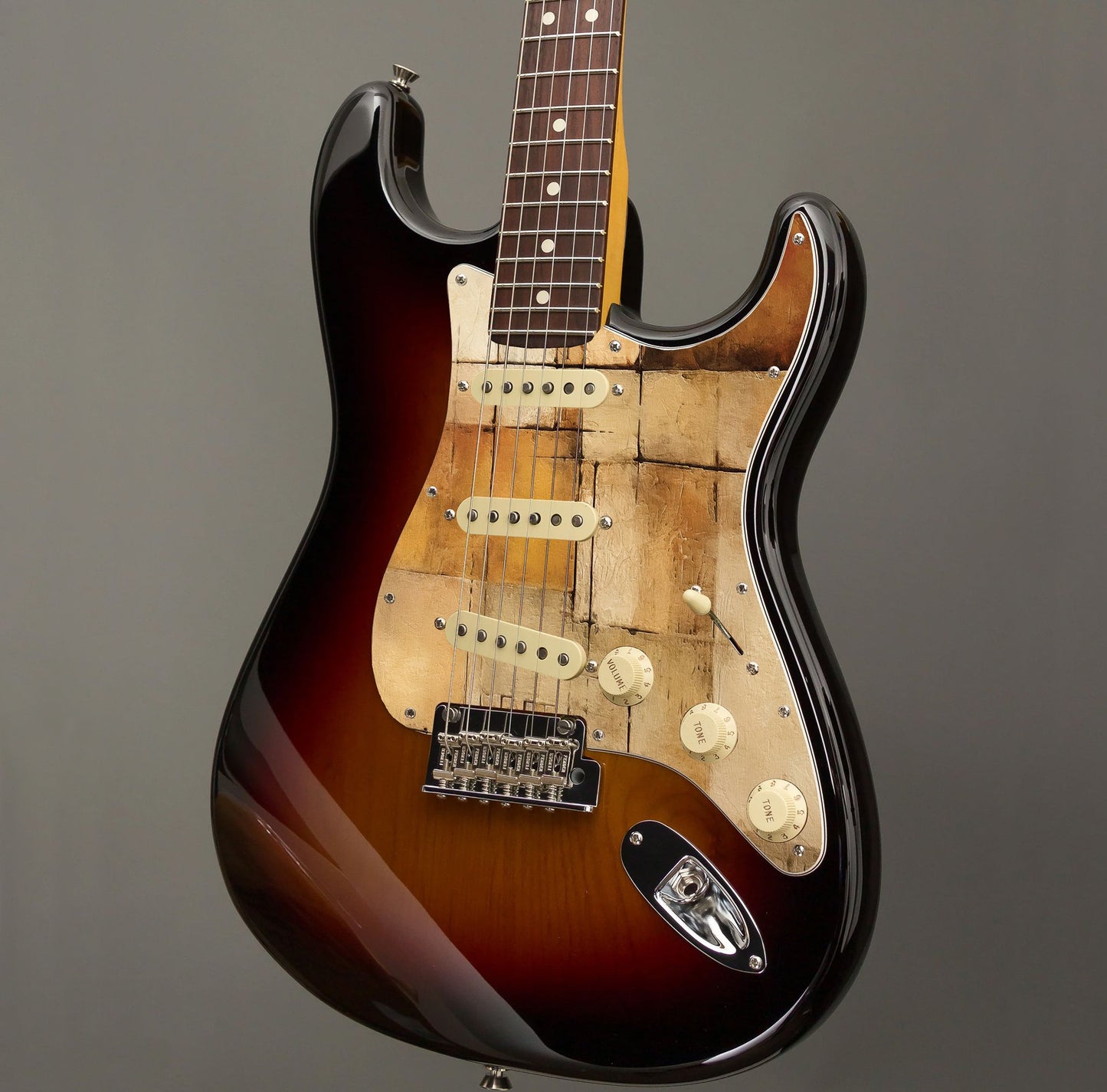 Fender Stratocaster Gitárkoptató - Egyedi Stratocaster pickguard - Golden Patchwork