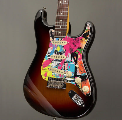 Fender Stratocaster Gitárkoptató - Egyedi Stratocaster pickguard - Graffiti Backdrop