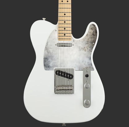Egyedi Fender Telecaster gitár koptató matt szürke felülettel, finom füstös textúrával és enyhe oxidált foltokkal