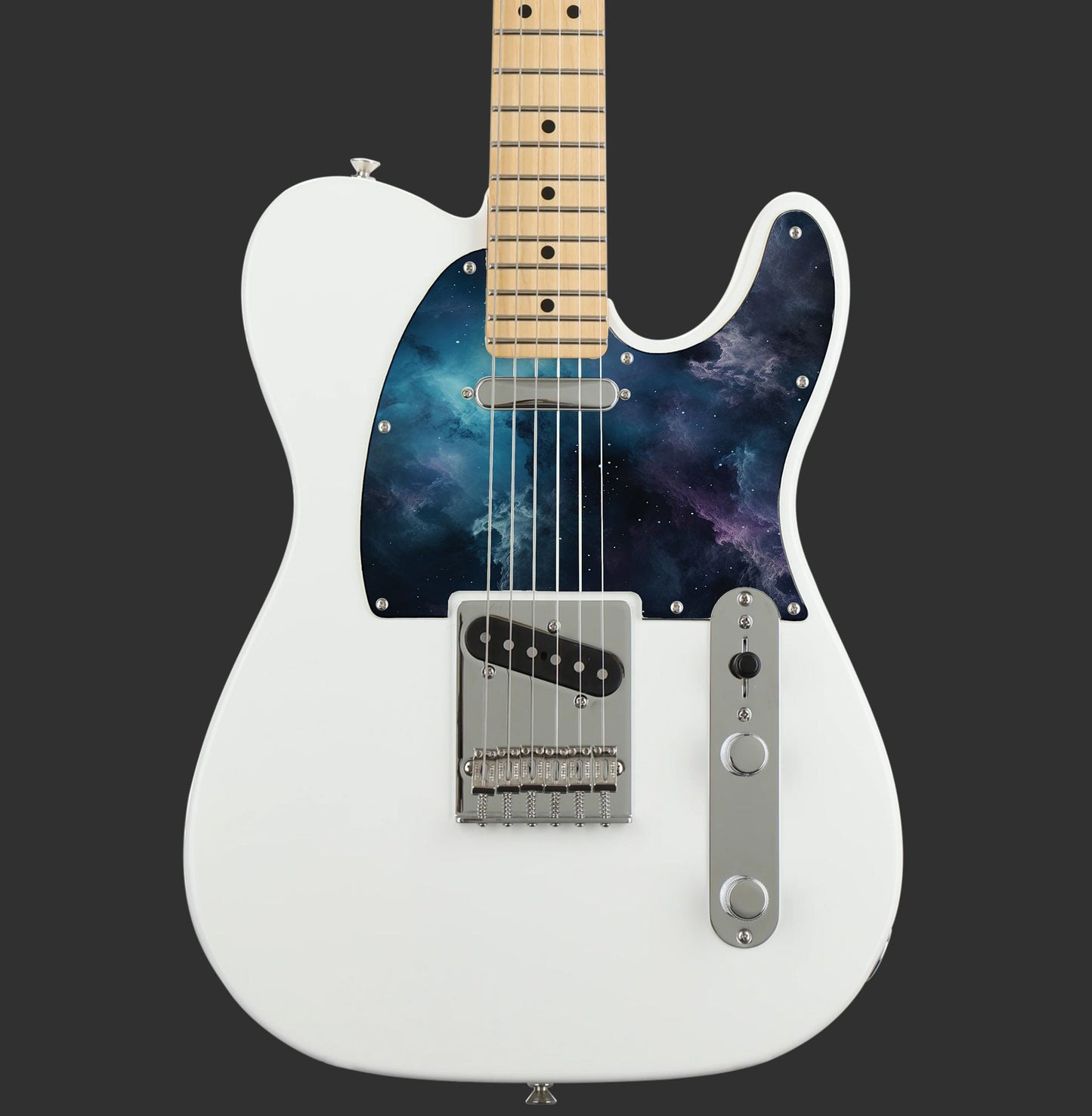 Egyedi Fender Telecaster gitár koptató kozmikus mintázattal, kékes-lilás árnyalatokkal és csillagokkal díszített galaxis hatással