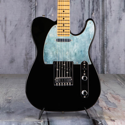 Egyedi Telecaster gitár koptató vízkék, felhőmintás textúrával, amely friss és légies megjelenést biztosít