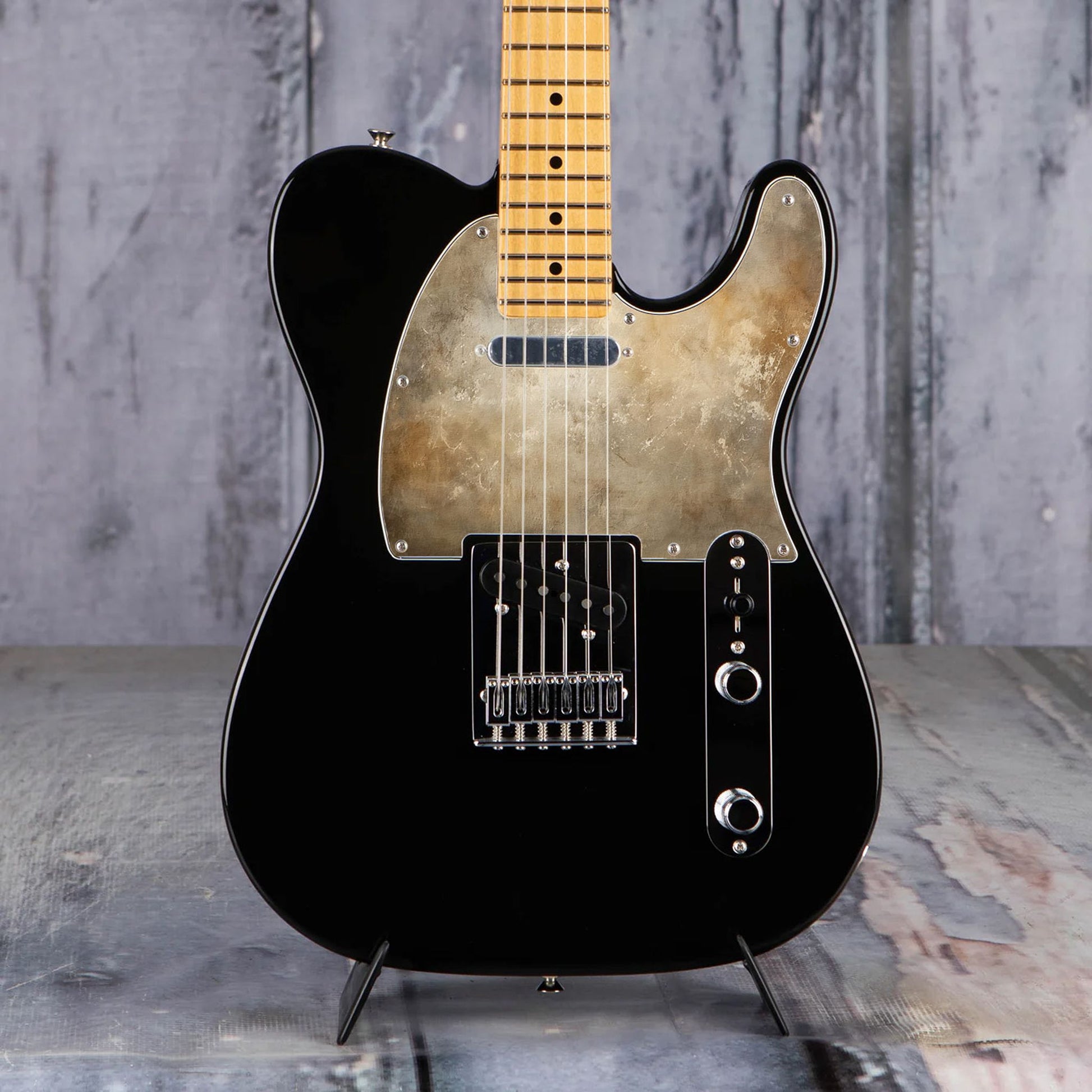 Egyedi Telecaster gitár koptató vintage arany-beige textúrával, amely elegáns és letisztult megjelenést biztosít