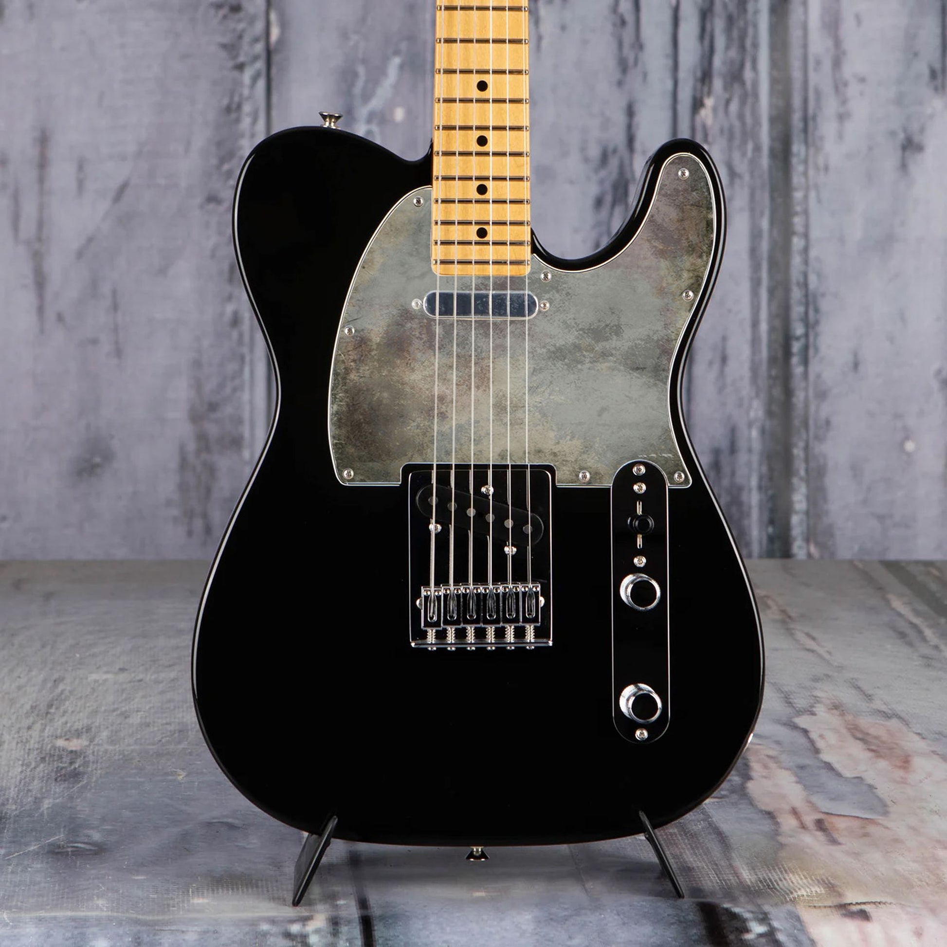 Egyedi Fender Telecaster gitár koptató fakó szürke árnyalattal, enyhén patinás felülettel és természetes kopásokkal