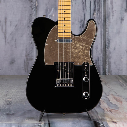 Egyedi Fender Telecaster gitár koptató sötétbarna árnyalattal, mély karcolásokkal és vintage hatású felülettel