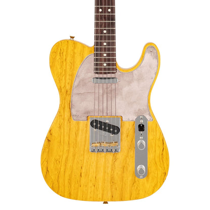 Egyedi Telecaster koptató világos, márványszerű textúrával, amely elegáns és letisztult megjelenést biztosít