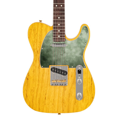 Egyedi Telecaster gitár koptató világoszöld, finoman koptatott textúrával és elegáns vintage hatással
